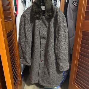Vintage Lakeland Herringbone Wool Coat with Faux Fur Collar Size 48